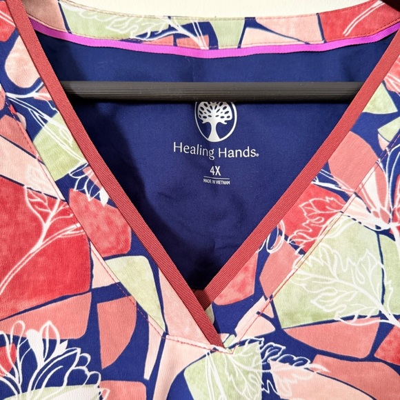 Healing Hands Purple Label - Women's Amanda FreeFlow Print Top - Picture 6 of 7